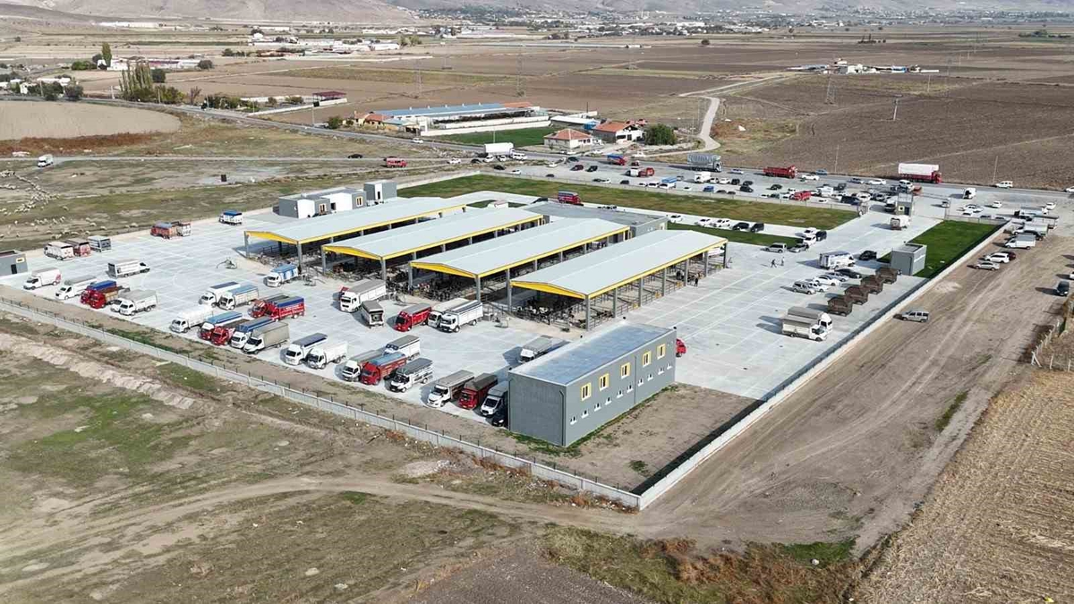 Kayseri Ticaret Borsası canlı hayvan pazarı şap hastalığı nedeniyle geçici kapatıldı