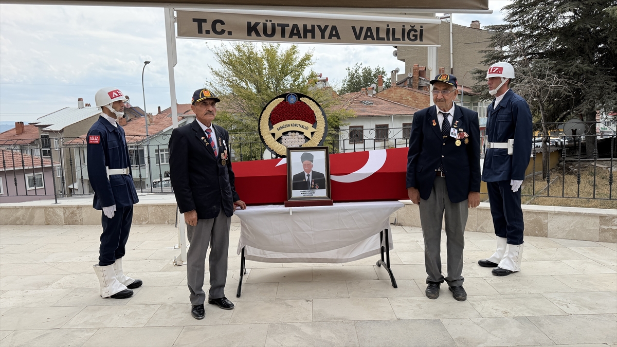 Kıbrıs gazisi Yaşar Gürbüz, Kütahya Domaniç'te askeri törenle toprağa verildi