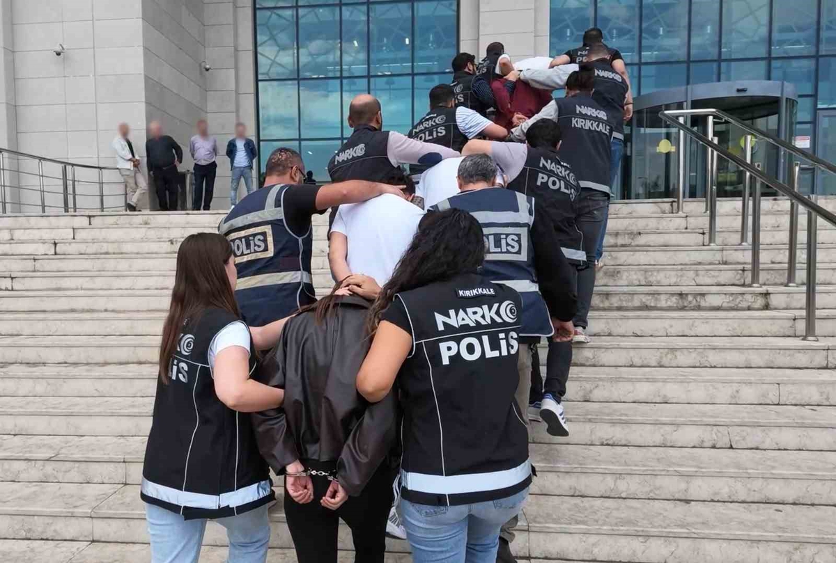 Kırıkkale'de 12 milyon liralık sentetik hap ele geçirildi, 6 şüpheli sevk edildi