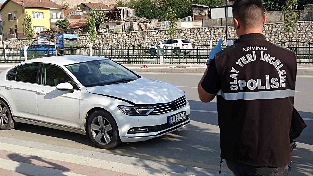Malatya'da yolun karşısına geçerken yaşlı adam otomobil çarpmasıyla hastanede öldü