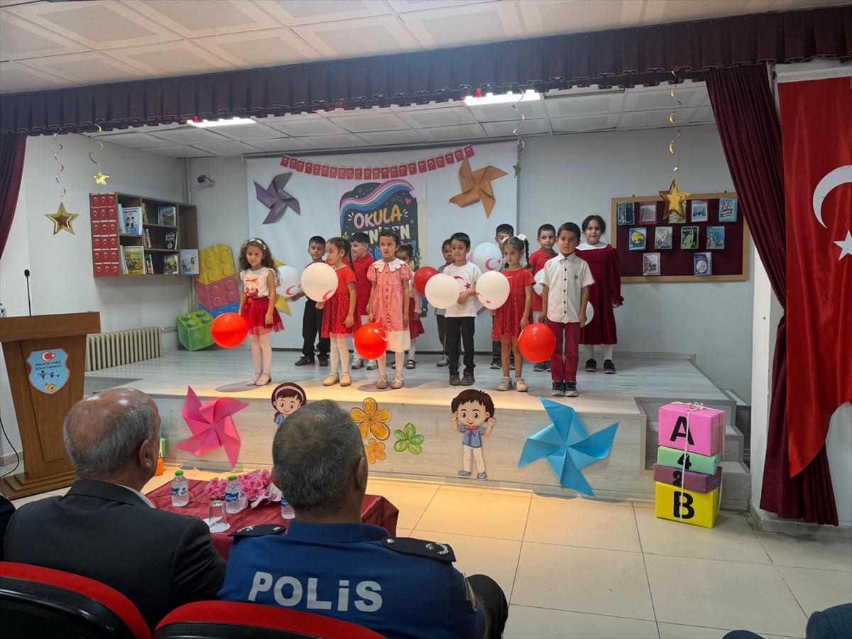 Malatya Kale'de İlköğretim Haftası törenle başladı, İzollu İlkokulu'nda sürdü