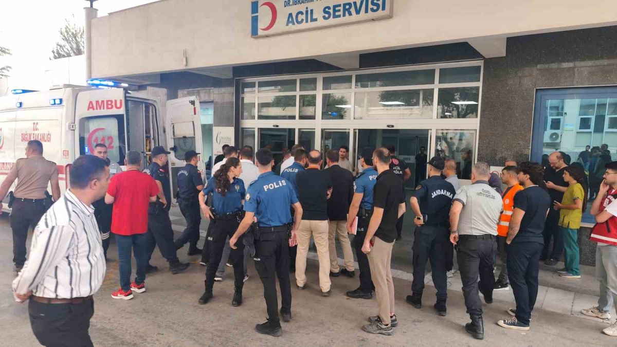 Manisa Turgutlu'da okul servisi bekleyenlere silahlı saldırıda 11 öğrenci yaralandı