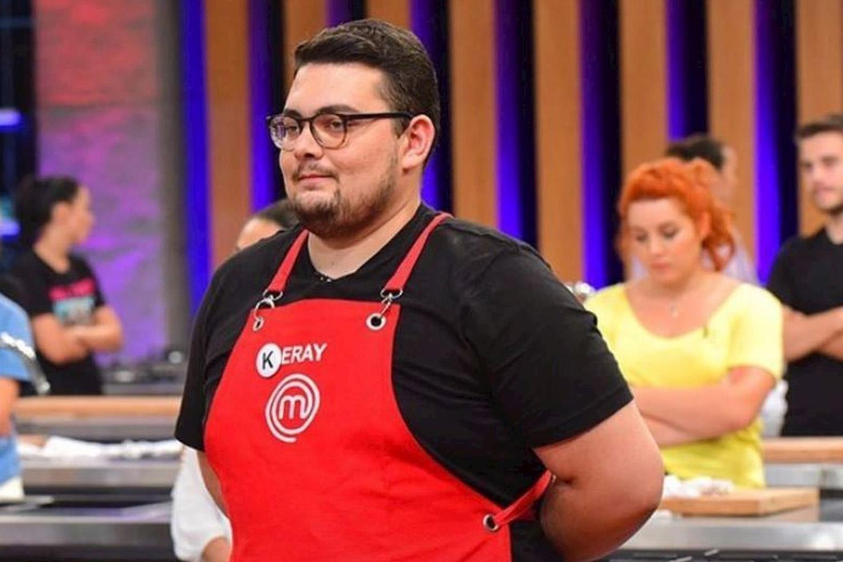 MasterChef Eray siyasete girdi! İşte rozetini taktığı parti