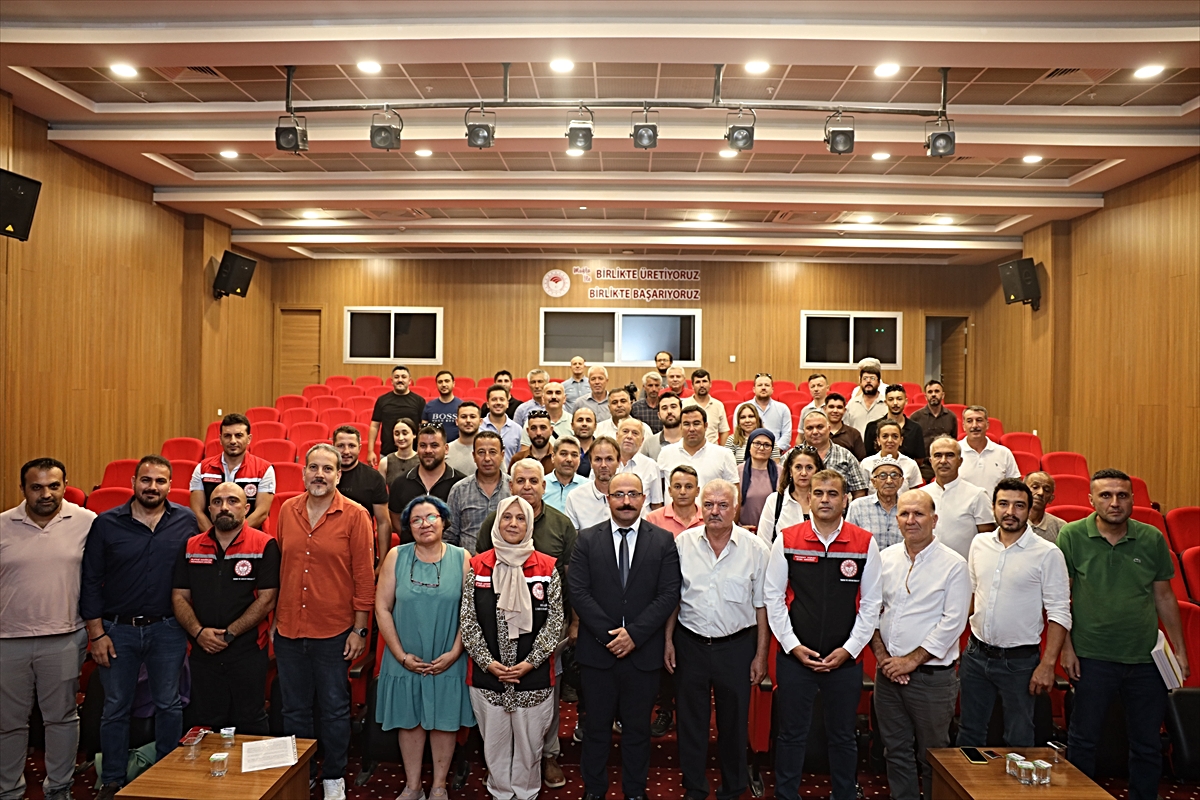 Muğla'da Çam Balı Takip Sistemi pilot uygulama kapsamında 50 arıcıya tanıtıldı
