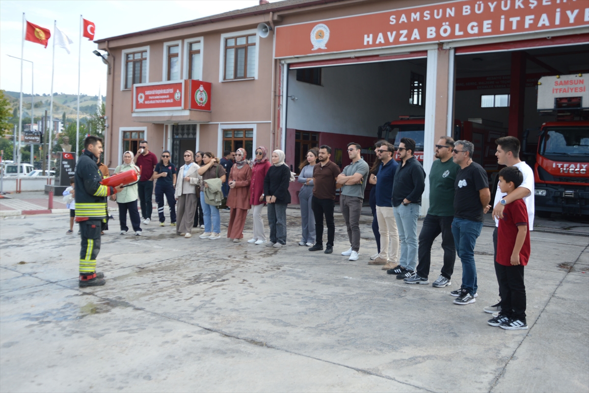 Samsun Havza'da 112 Acil Sağlık ekiplerine yangın tüpü kullanımı uygulamalı anlatıldı