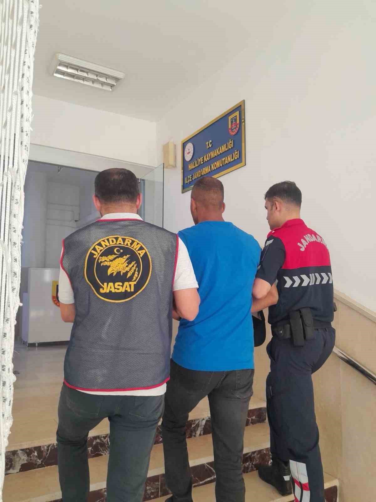 Şanlıurfa Haliliye'de uyuşturucu suçundan 10 yıl hapis cezası olan şahıs yakalandı