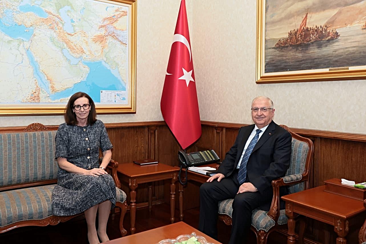 Savunma Bakanı Güler, Birleşik Krallık Büyükelçisi Anderson ile basına kapalı görüştü