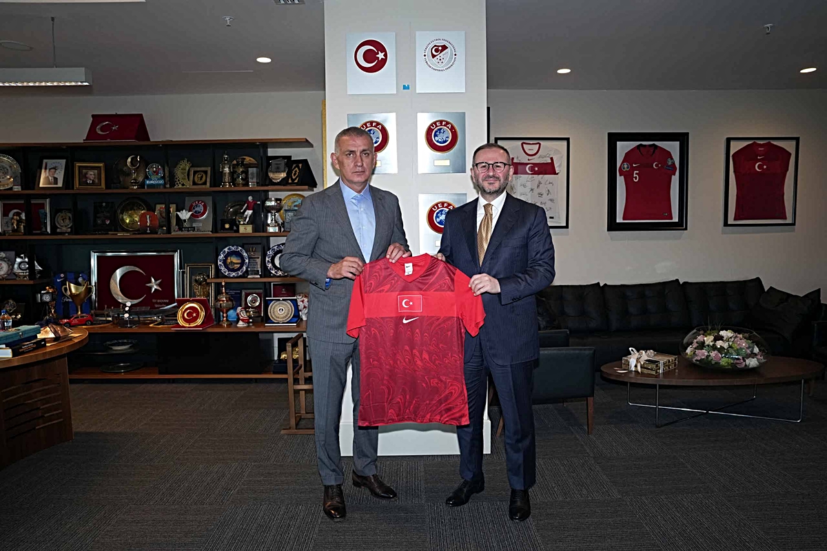 Şenol Kazancı, TFF Başkanı Hacıosmanoğlu’nu ziyaret etti, lig yayın ihalesi görüşüldü