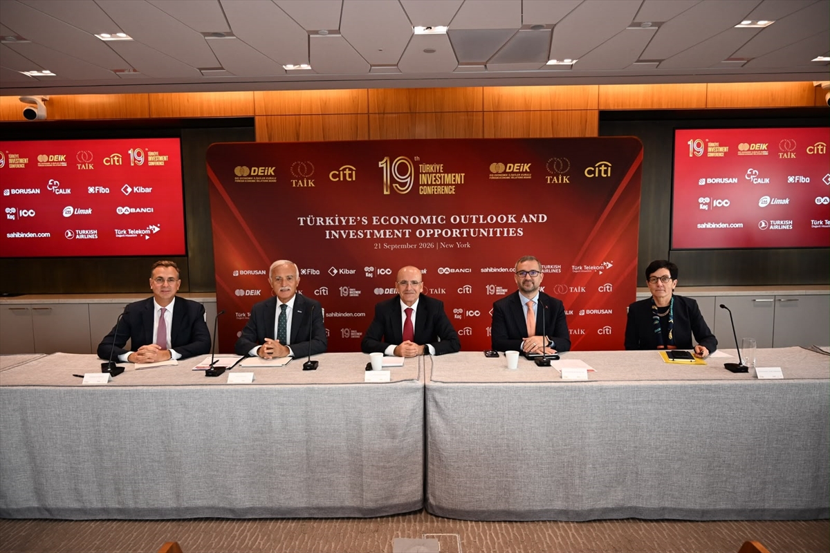 Şimşek New York'ta Türkiye ekonomisinin dayanıklı olduğunu yatırımcılara anlattı
