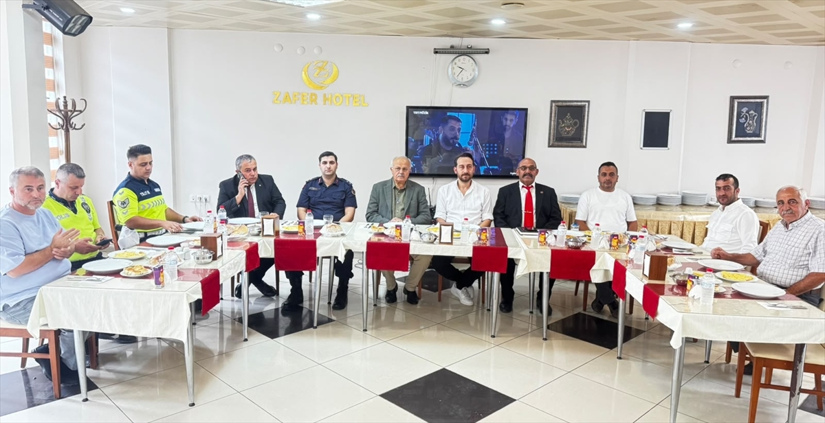Sinop Boyabat'ta servis ve toplu taşıma sürücülerine trafik güvenliği eğitimi verildi