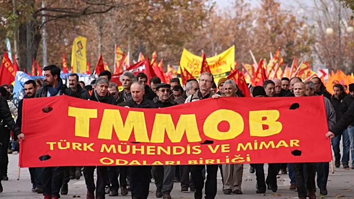 TMMOB, Manisa Turgutlu'da lise yakınındaki silahlı saldırı sonrası can güvenliği istedi