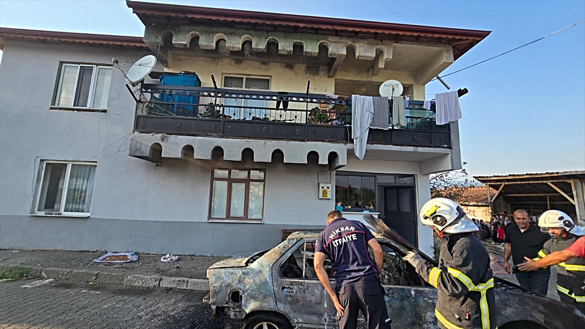 Tokat Niksar’da 60 AFG 699 plakalı otomobil yangında kullanılamaz hale geldi