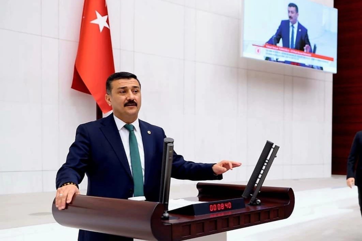 Turgutlu'da okul saldırısında 8 yaralı, Türkoğlu Bakan Tekin'e okul güvenliğini sordu