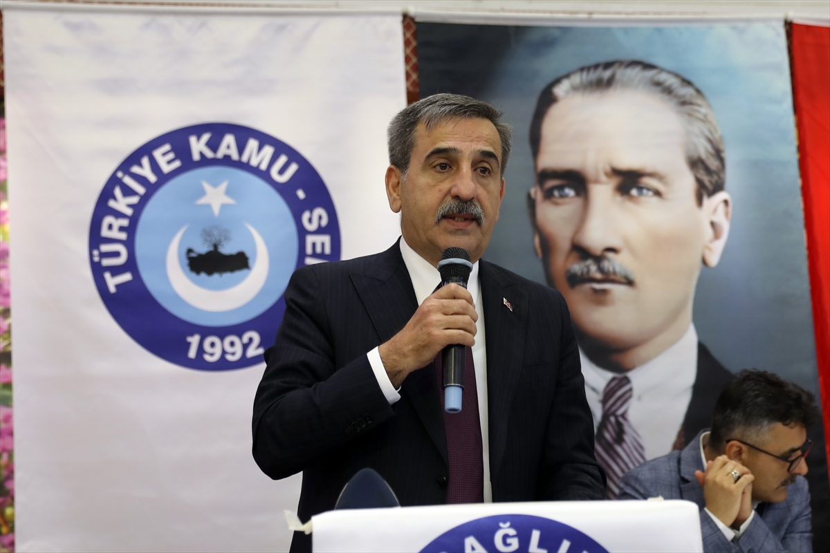 Türkiye Kamu-Sen Başkanı Kahveci, Turgutlu'da okul önü silahlı saldırıyı kınadı