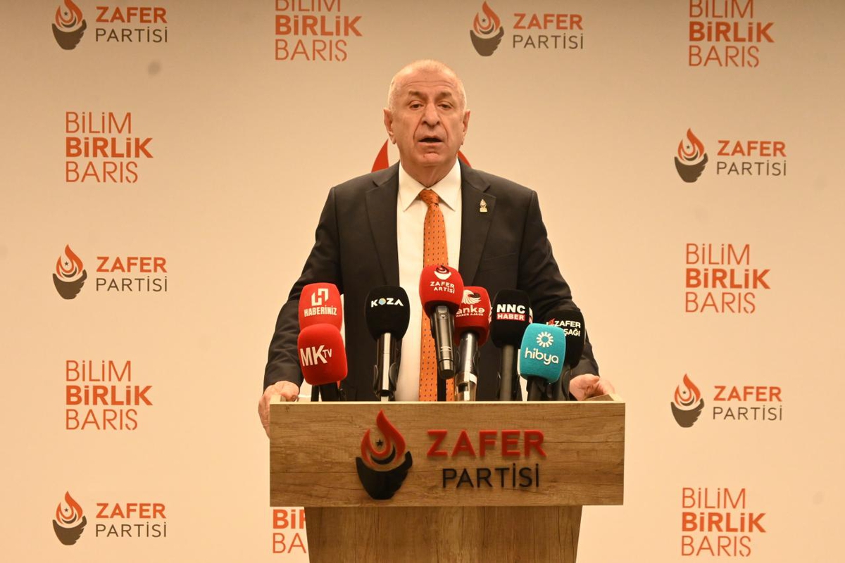 Ümit Özdağ, Manisa Turgutlu'da okul önündeki silahlı saldırıyı lanetledi