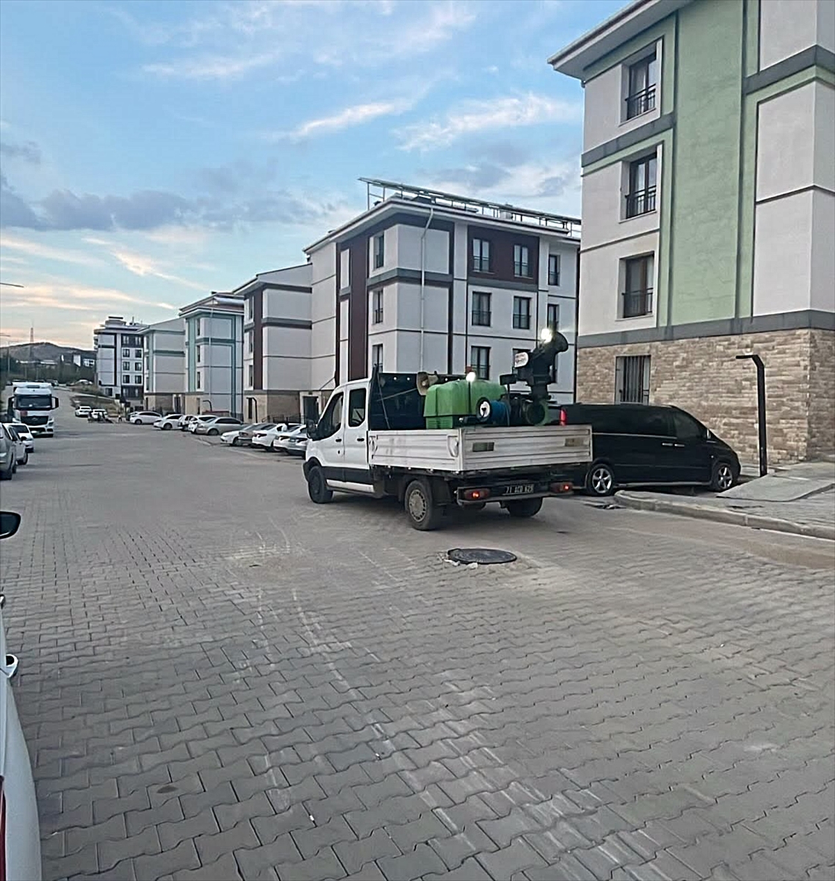 Yahşihan Belediyesi ilçe genelinde sivrisinek ve haşerelere karşı ilaçlama yaptı