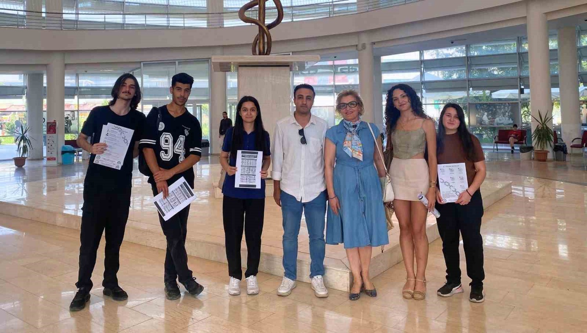 ADÜ Tıp Fakültesi öğrencileri enfeksiyon bulaşına karşı etkinlik düzenledi