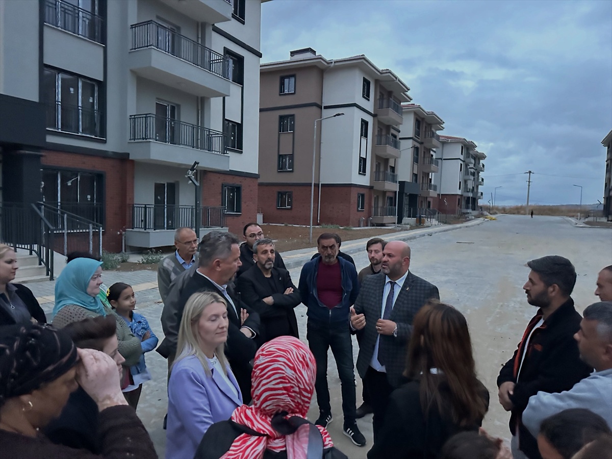 AK Parti Tekirdağ Milletvekili Özcan, Muratlı'da vatandaşların taleplerini dinledi