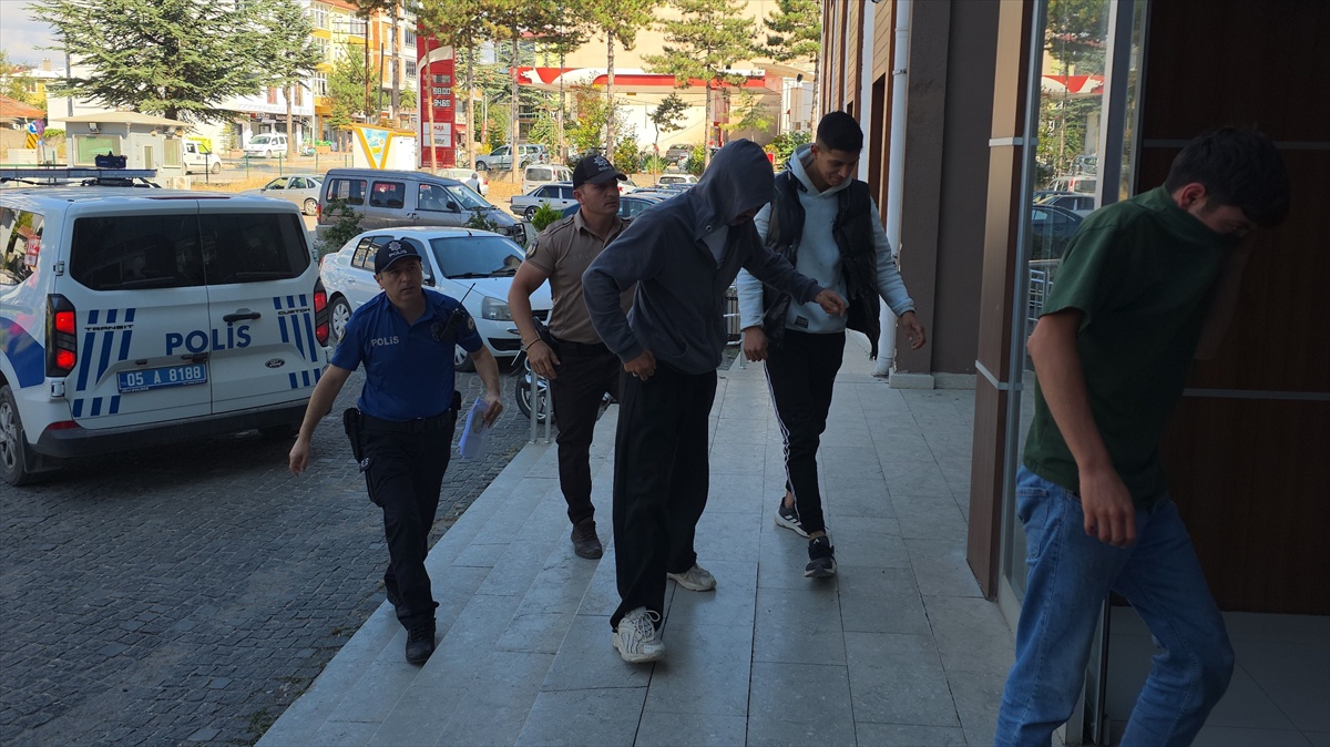 Amasya Gümüşhacıköy'de motosiklet hırsızlığı iddiasıyla 3 şüpheliden biri tutuklandı