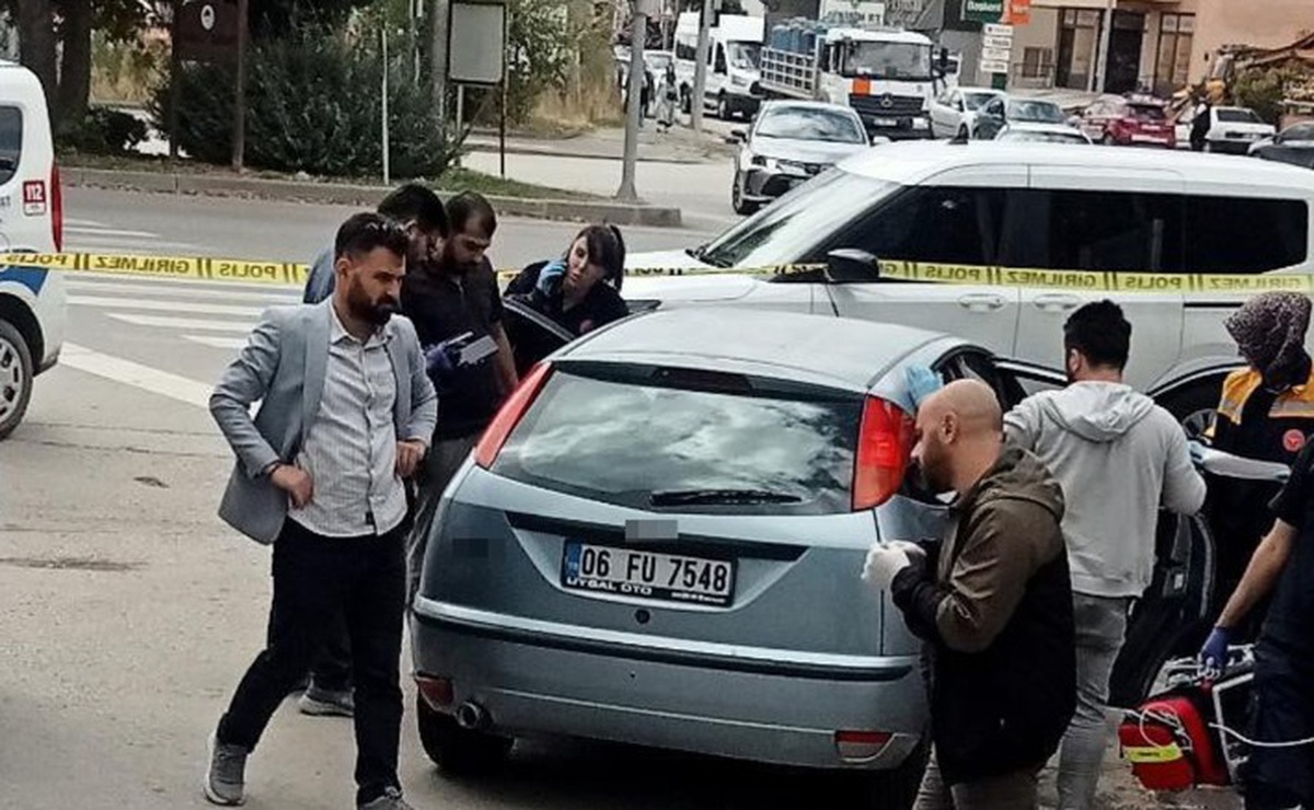 Ankara'da akaryakıt istasyonunda şüpheli ölüm! Çalışır haldeki otomobilde 2 kişi ölü bulundu