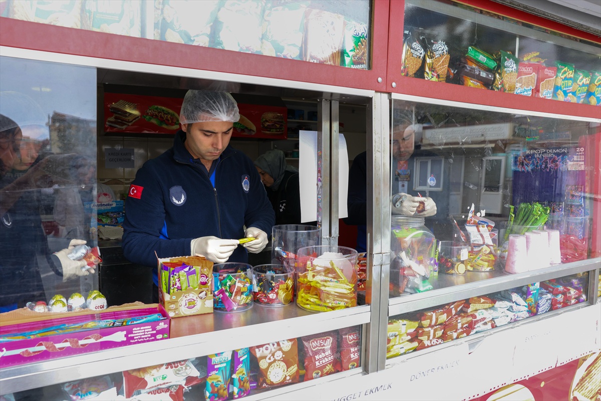Arnavutköy Belediyesi okul kantinlerinde hijyen ve fiyat denetimlerini sürdürüyor