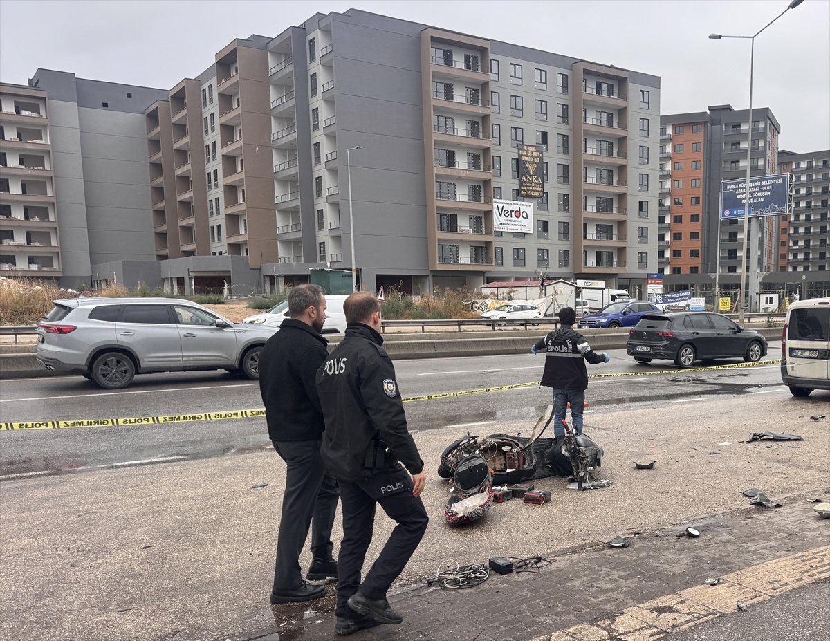 Bursa Yıldırım'da elektrikli bisiklet sürücüsü öldü, araç sürücüsü gözaltına alındı