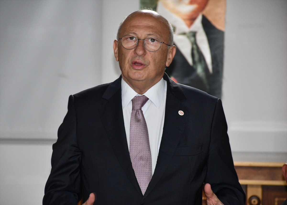 Çakırözer, Mansur Yavaş'ın CHP'den istifasını Bilecik'te değerlendirdi