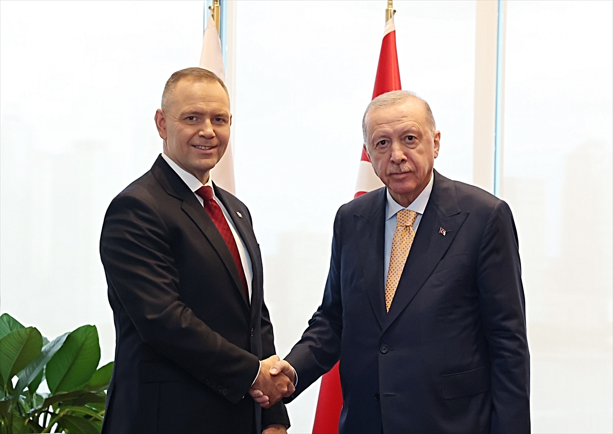 Cumhurbaşkanı Erdoğan, Polonya Cumhurbaşkanı Nawrocki ile görüştü