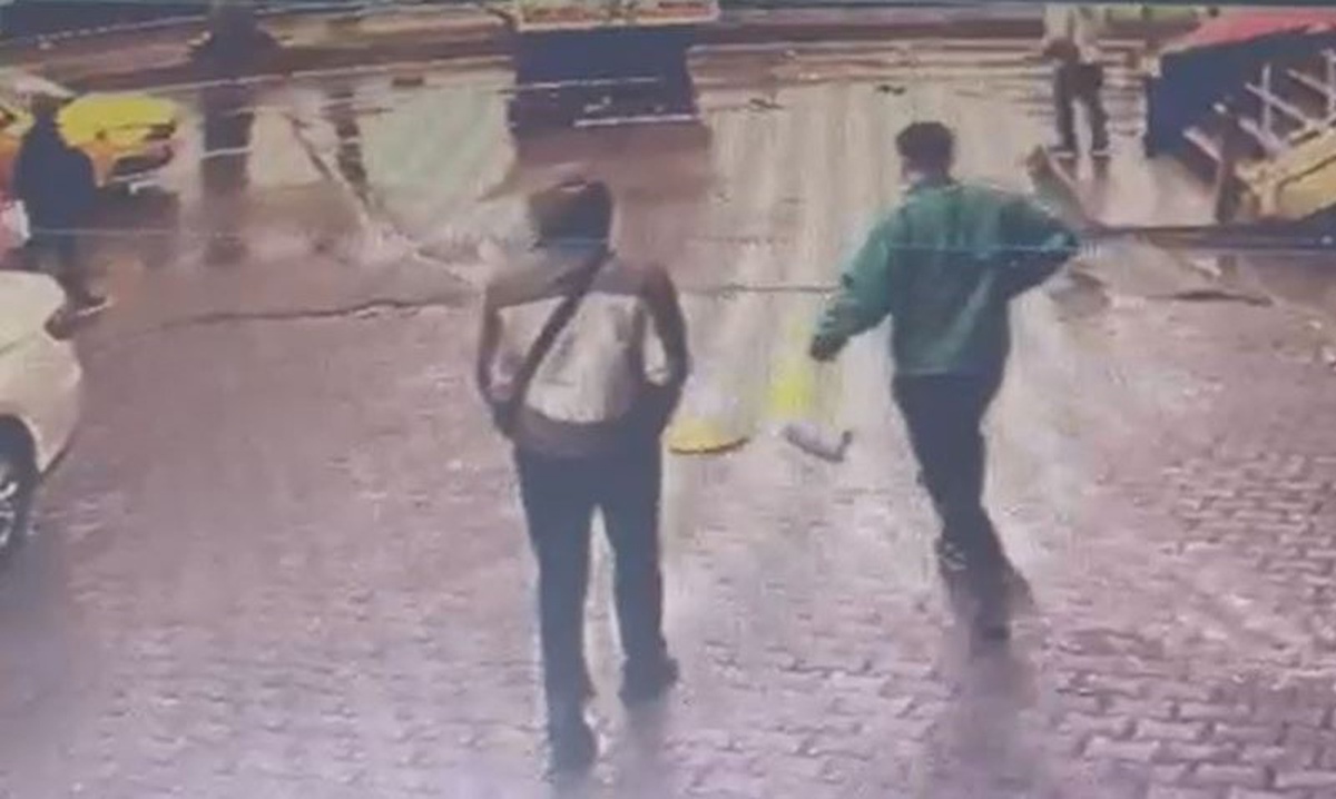 Esenyurt'ta E-5 Haramidere'de ağır yaralı kamyonet sürücüsü hayatını kaybetti