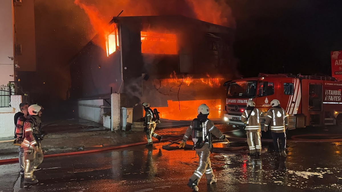 Esenyurt’ta iş yeri yangını
