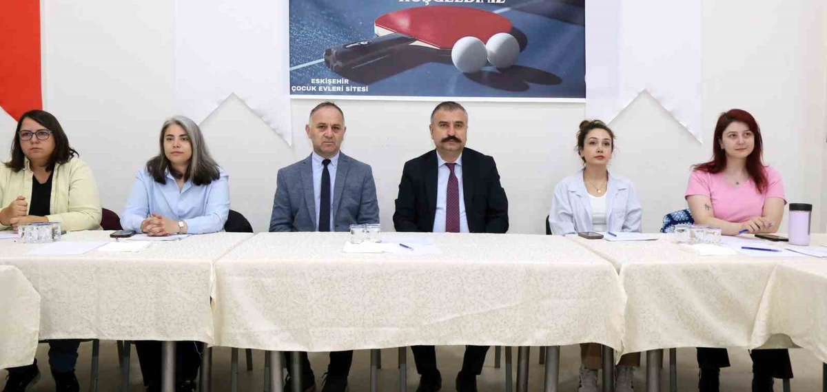 Eskişehir'de Aile ve Sosyal Hizmetler personeline danışmanlık tedbiri eğitimi başladı