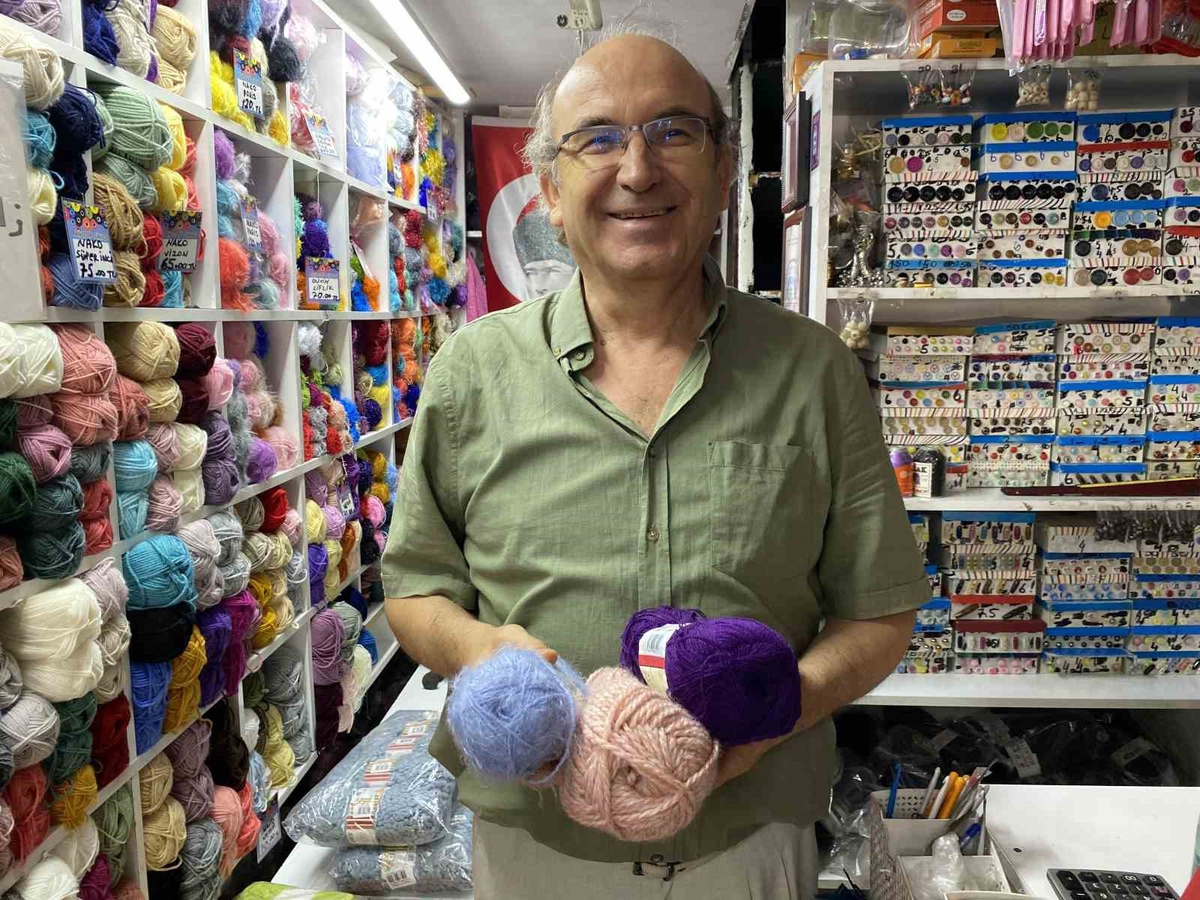 Eskişehir'de iplikçi Oymak, gençlerin örgüye ilgisini, örgünün terapi etkisini anlattı