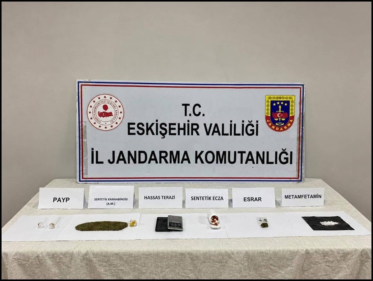 Eskişehir Odunpazarı’nda uyuşturucu operasyonunda 2 şüpheliden 1’i tutuklandı