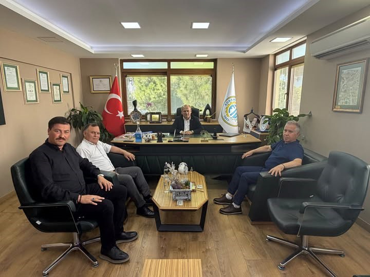 ETO eski başkanı Mehmet Ertaş, 21 Eylül 2026'da Edremit Ticaret Odası'nı ziyaret etti