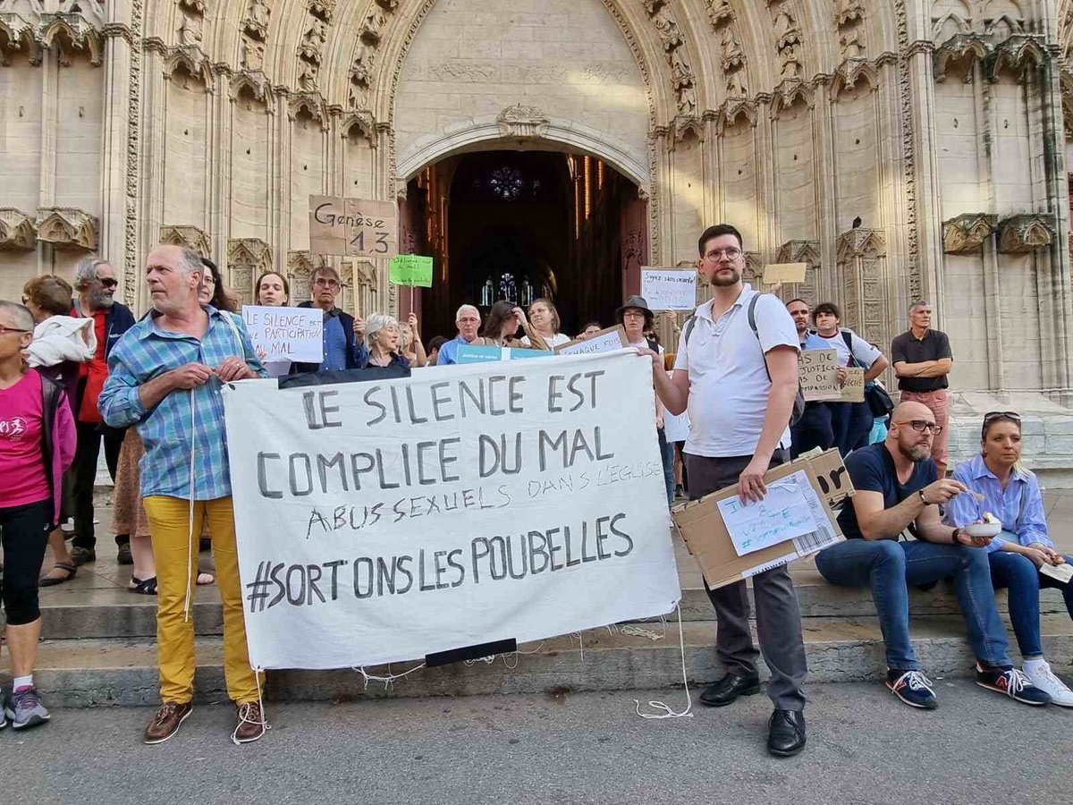 Fransa'da INIRR, 2 bin kilisede cinsel istismar mağduruna 44 milyon euro tazminat ödedi