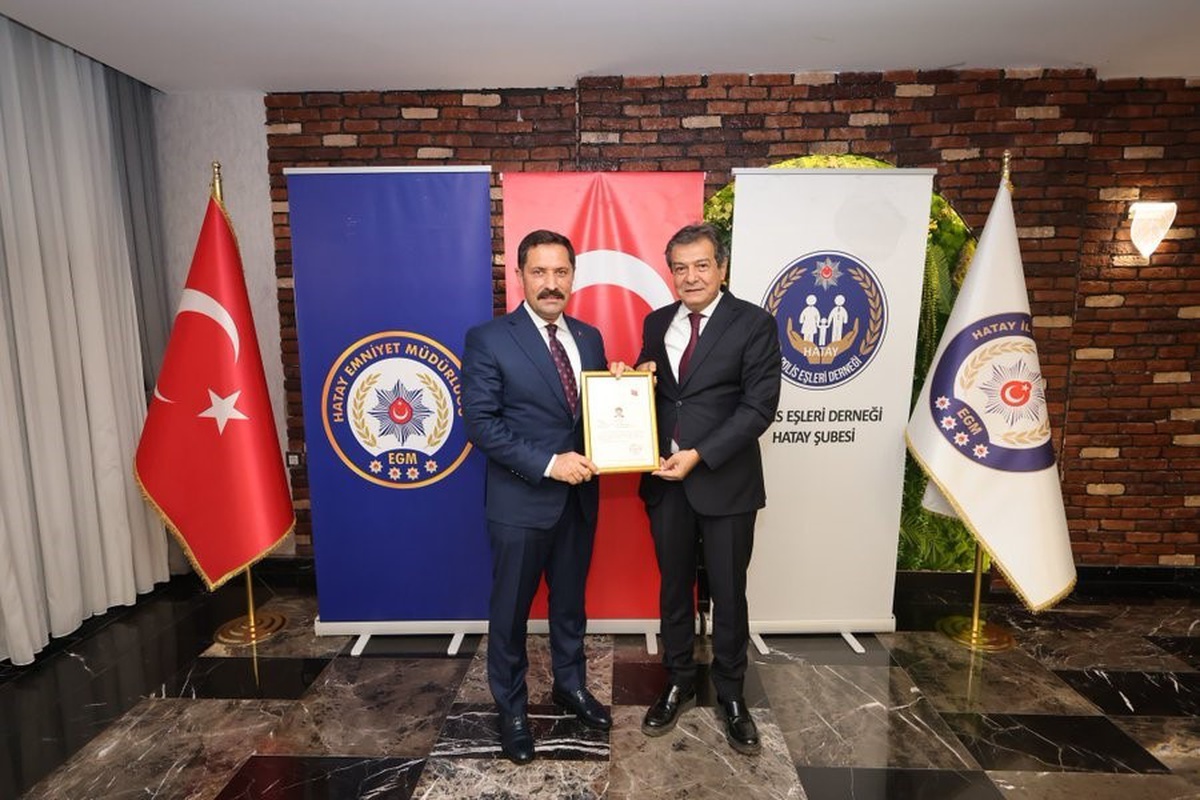 Hatay'da Vali Masatlı, yeni göreve atanan Rüştü Yılmaz'a veda yemeğinde teşekkür etti