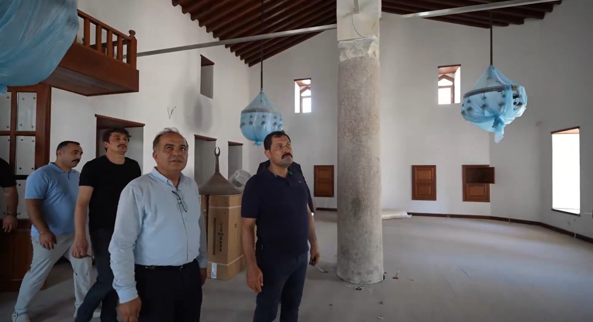 Hatay Valisi Masatlı, Mahremiye ve Şeyh Ali camilerindeki restorasyonu inceledi