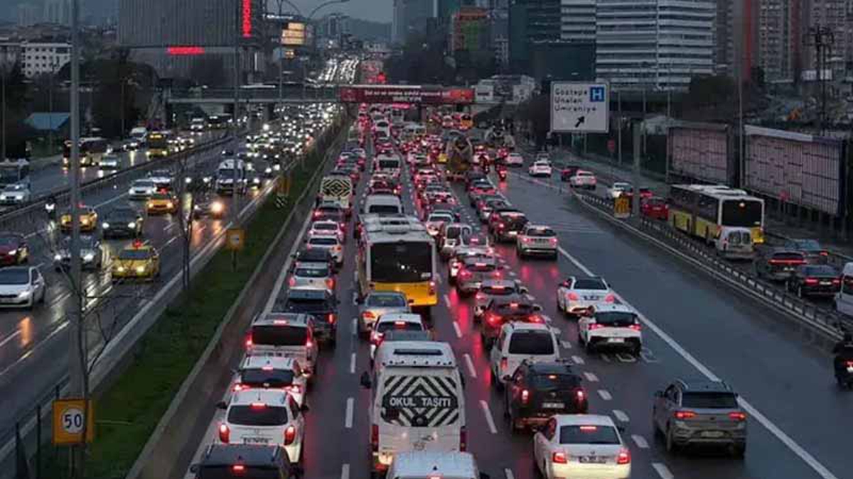 İstanbul’da trafik sıkışıklığının yıllık maliyeti 10 milyar dolara ulaştı