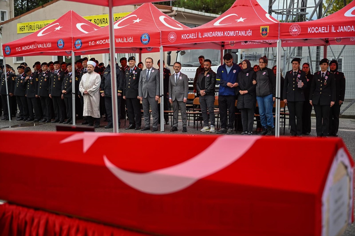 Jandarma Astsubay Kıdemli Başçavuş İbrahim Ay Kocaeli'de son yolculuğuna uğurlandı