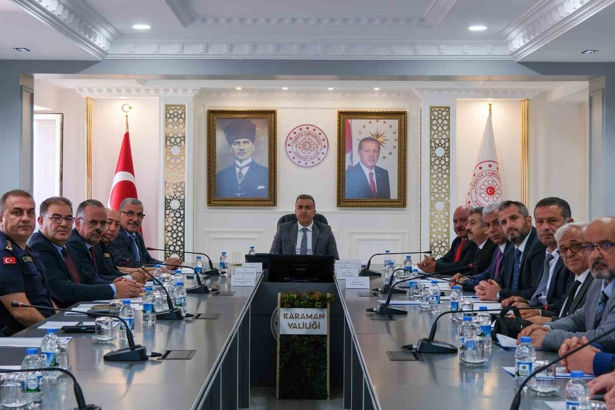Karaman'da üniversite güvenliği için Vali Çiçek başkanlığında toplantı yapıldı