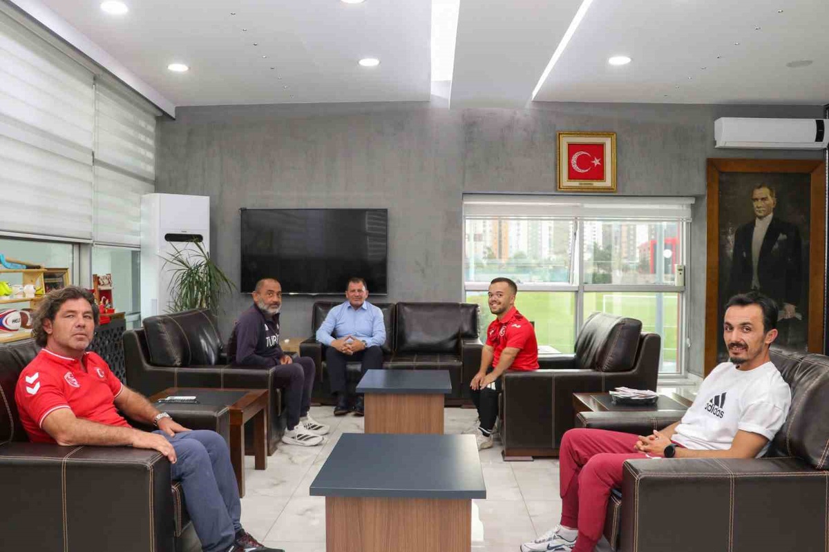 Kayseri'de halterci Çağdaş Kaya, Dünya Şampiyonası öncesi İl Müdürü'nü ziyaret etti