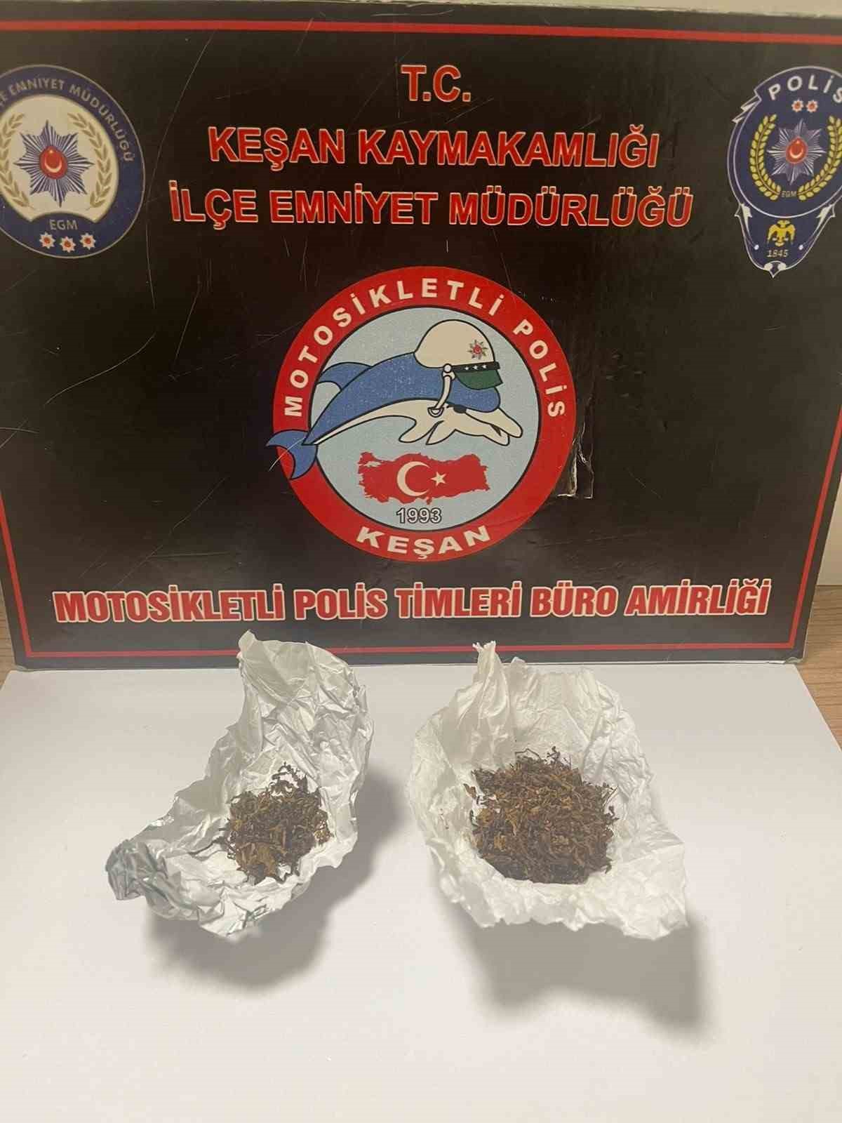 Keşan'da polis denetimlerinde 24,13 gram uyuşturucu ve ruhsatsız tabanca bulundu