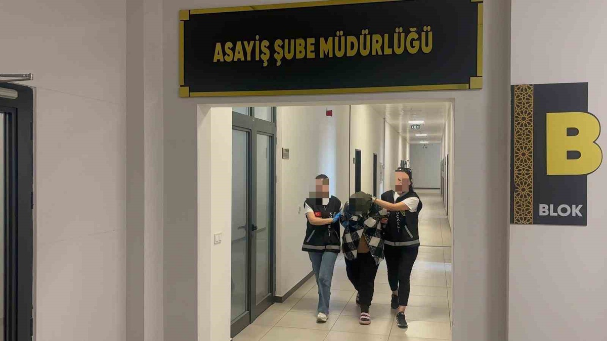 Kocaeli İzmit'te kocasını öldüren kadın için müebbet istendi, kızı annesini teselli etti