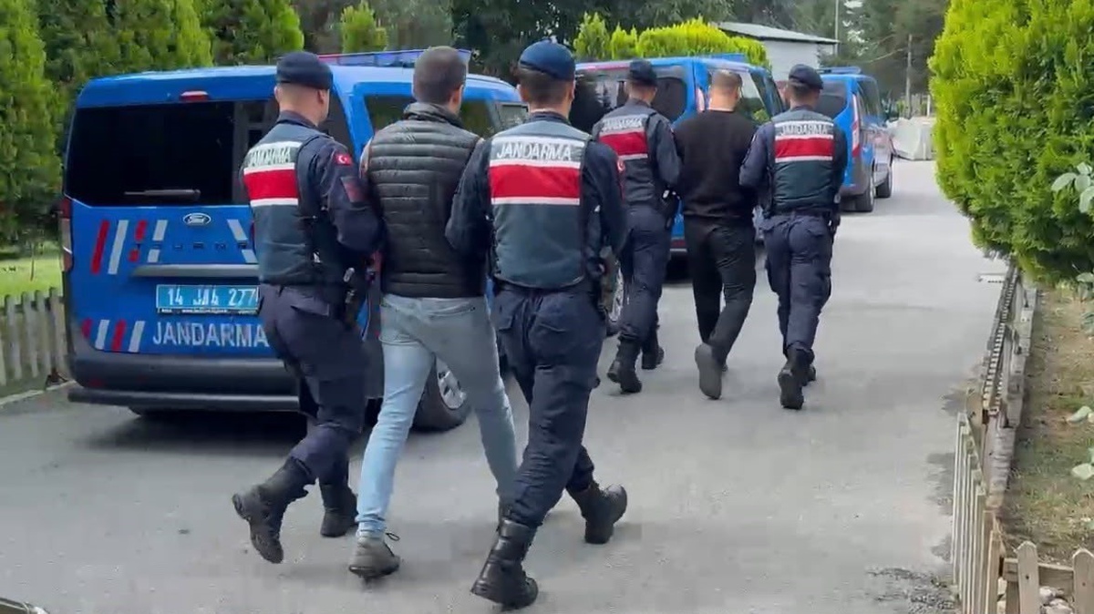 Kuyumculara sahte altın satmaya çalışan 3 şüpheli Bolu'da tutuklandı