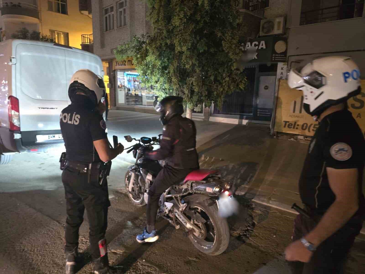 Malatya’da polis 43 motosikleti kontrol etti, olumsuzluğa rastlanmadı