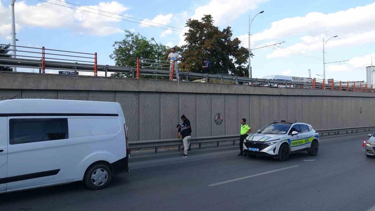 Malatya'da yaklaşık 3 metre yükseklikten düşen şahıs ağır yaralandı.