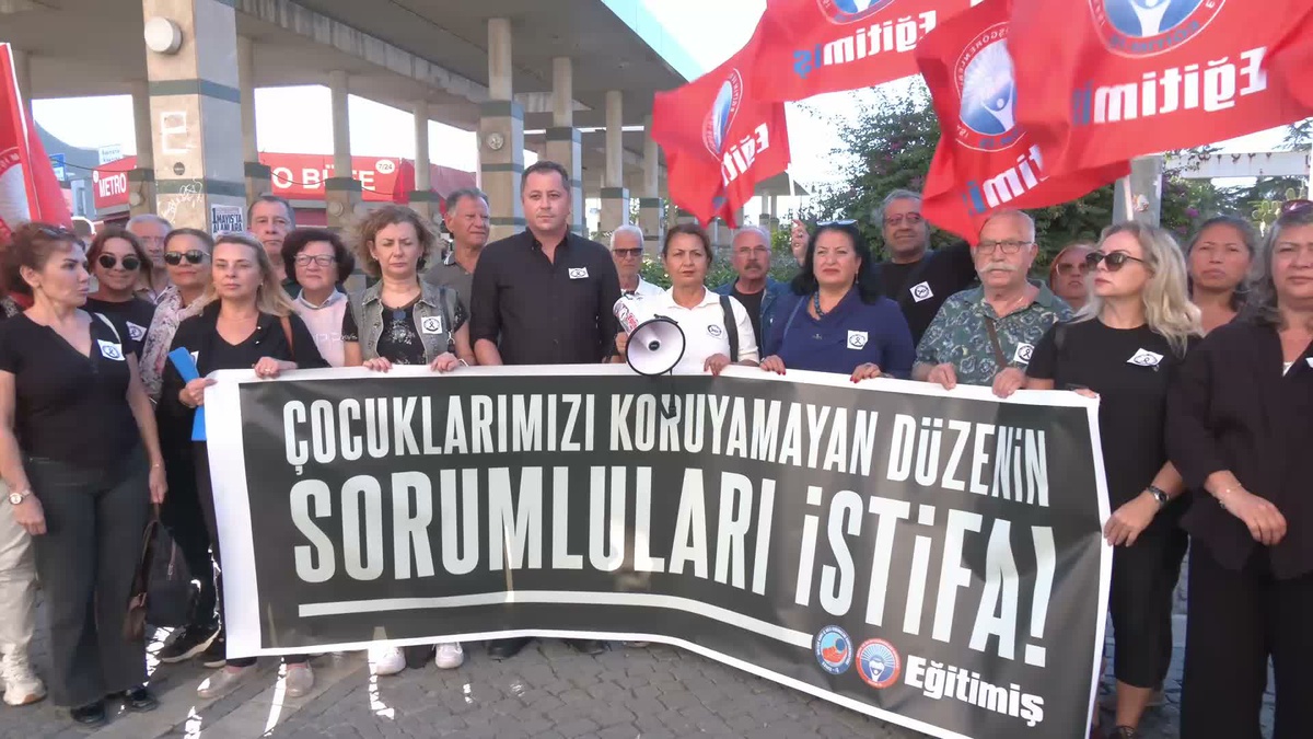 Manisa'da 11 öğrencinin yaralandığı saldırıya Eğitim-İş İzmir istifa çağrısı yaptı