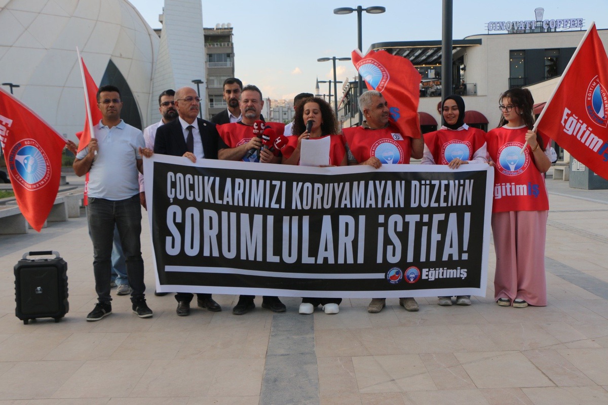 Manisa Turgutlu'da saldırıda 11 öğrenci yaralandı, Eğitim-İş Adıyaman tepki gösterdi