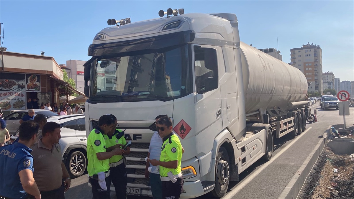 Mersin Erdemli'de tanker kadına çarptı, kadın hayatını kaybetti
