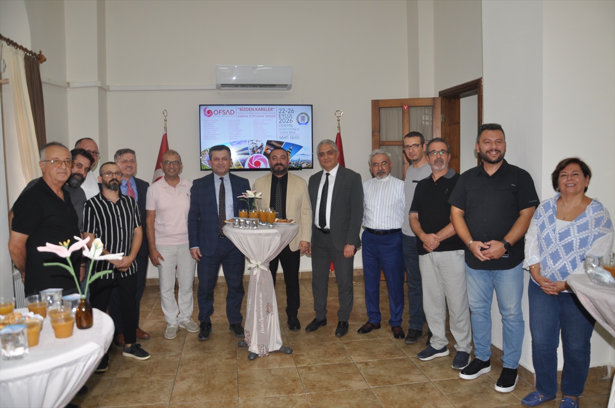 Ödemiş'te 'Bizden Kareler' sergisi 30 fotoğrafla ziyarete açıldı